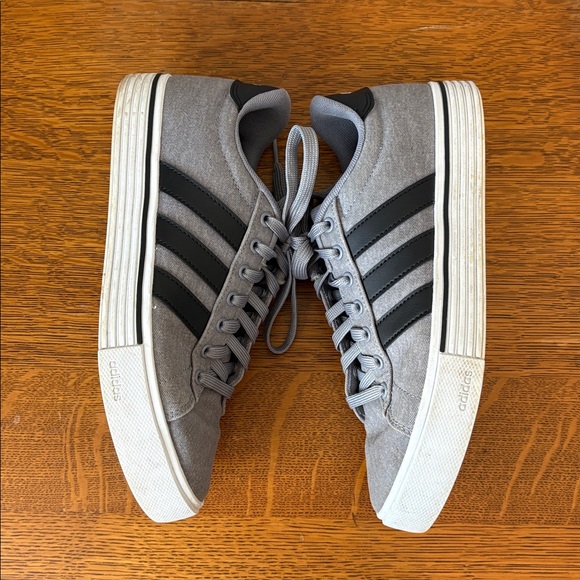 adidas Shoes - Adidas Daily 4.0 Unisex Gray Black Low Profile Casual Sneaker Lace Up 7.5 or 9